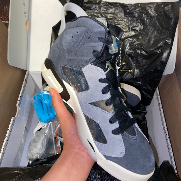 Tech Chrome Jordan 6 Retro - Picture 3 of 5